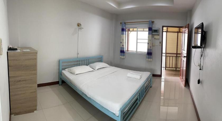 Oyo 799 Pudsadee Hotel Чиангмай Экстерьер фото
