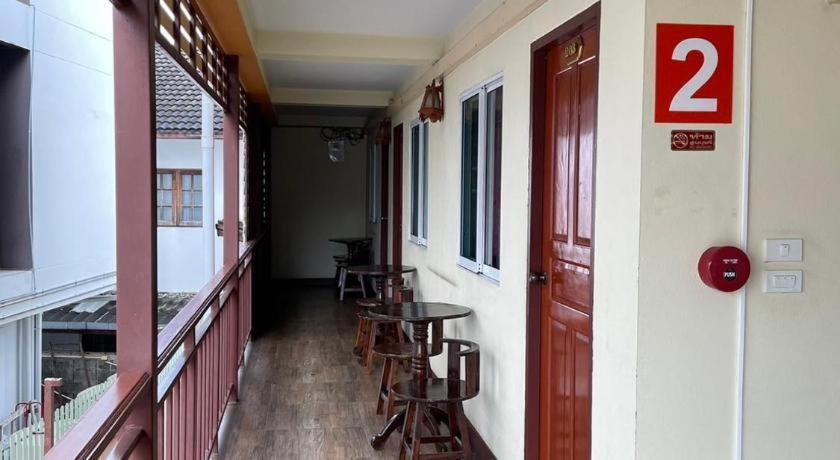 Oyo 799 Pudsadee Hotel Чиангмай Экстерьер фото
